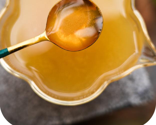 东北黑蜂椴树蜂花粉 从保护到研磨调和的罐装之旅
